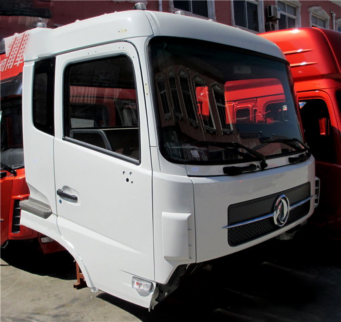 东风天锦驾驶室总成